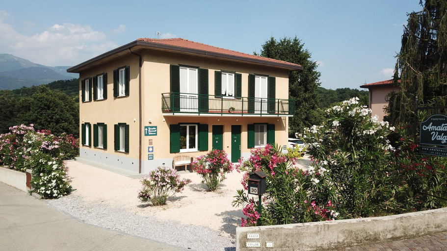 Amata Valgre, Lecco