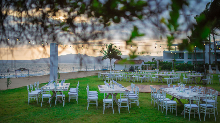 Food & Drinks 3, Samba Vallarta - All Inclusive, Compostela