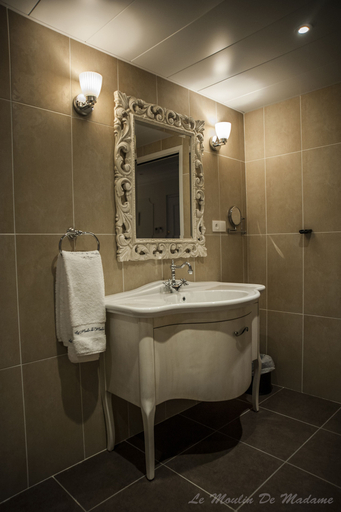 Bathroom 3, Hôtel Mercure Villeneuve sur Lot Moulin de Madame, Lot-et-Garonne