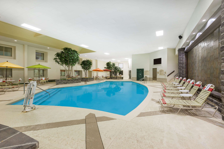 Sport & Beauty 4, Clarion Inn Des Moines Airport, Polk