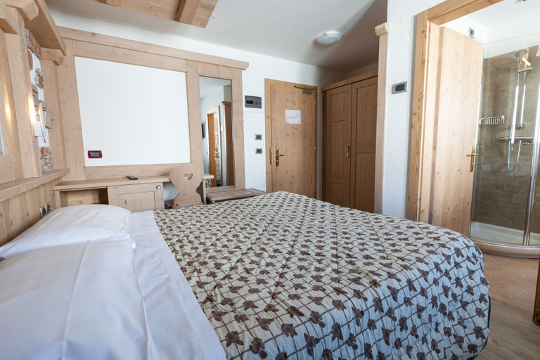Bedroom 3, Sporting Hotel, Trento