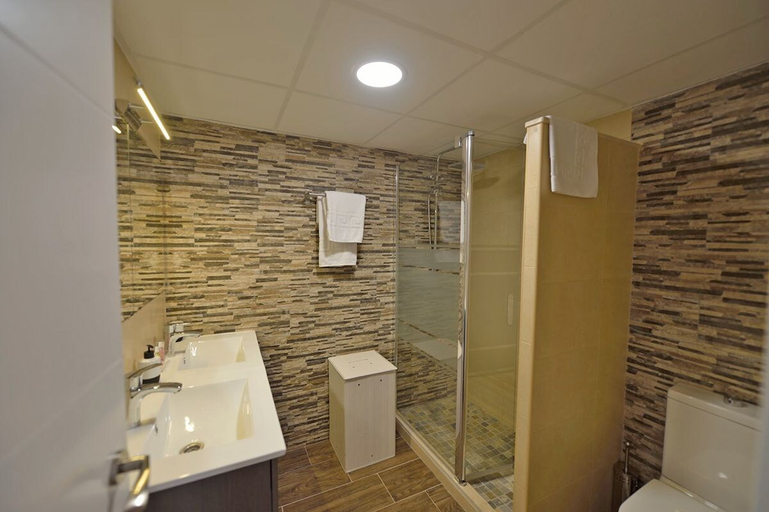 Bathroom, Avda planta 11 vistas Bahía playa, Cádiz
