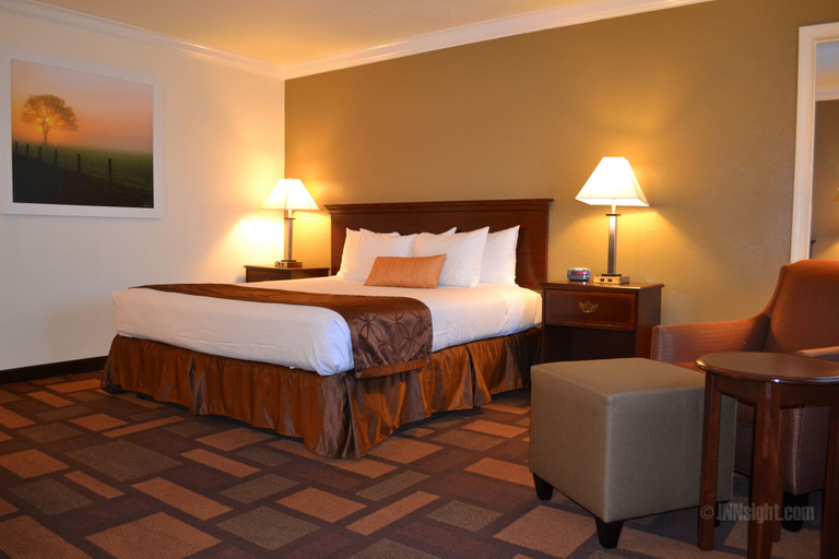 Bedroom 3, Days Inn & Suites by Wyndham Lodi, San Joaquin
