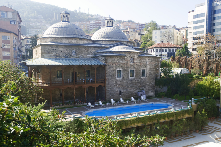 Exterior & Views