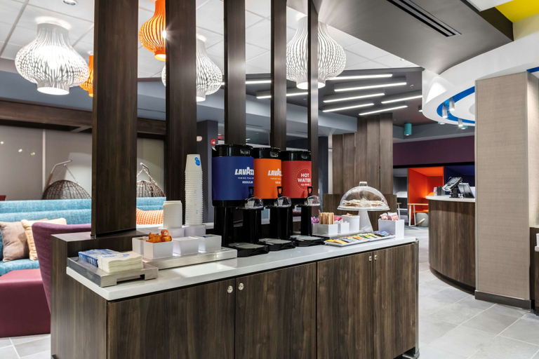 Food & Drinks 4, TRU by Hilton Lynchburg, Campbell