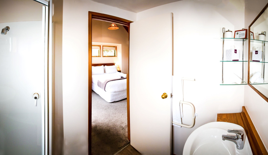 Bathroom 5, Te Wanaka Lodge, Queenstown-Lakes
