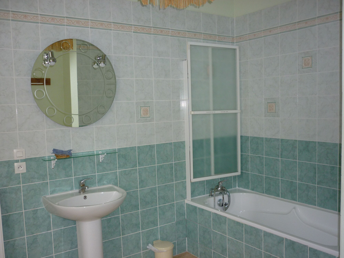 Bathroom 5, Le Logis de Faugerit, Deux-Sèvres