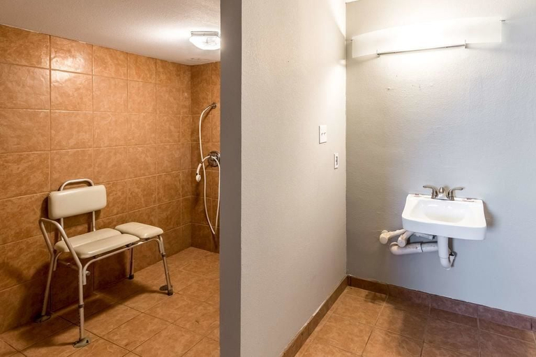 Bathroom 3, Econo Lodge Mineral Wells, Palo Pinto