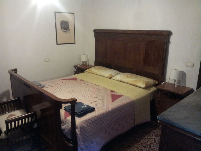 Bedroom 2, B&B Borgo del Fornello, Bologna