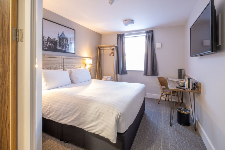Bedroom 2, Two Rivers, Chepstow by Marston’s Inns, Monmouthshire