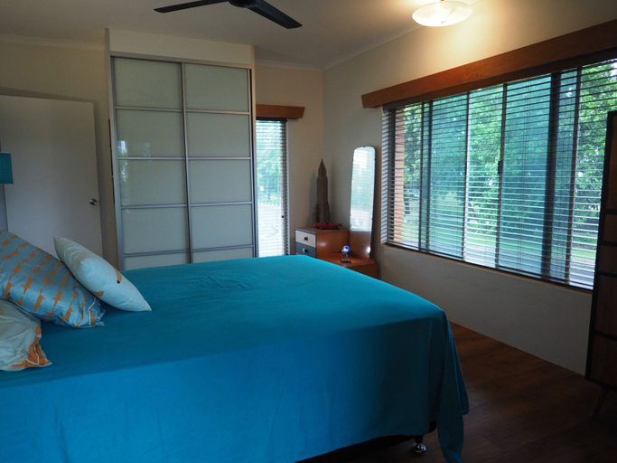 Bedroom 2, Silver Sands - A Unique Retro Beauty, Cairns