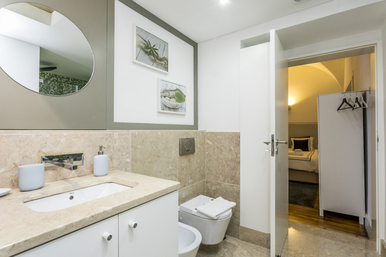 Bathroom 4, LxWay Apartments Praça da Figueira, Lisbon