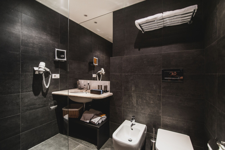 Bathroom 5, Aquadulci Hotel, Cagliari