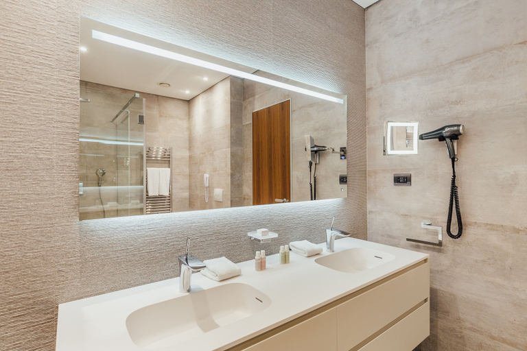 Bathroom 4, Monte Palm Beach