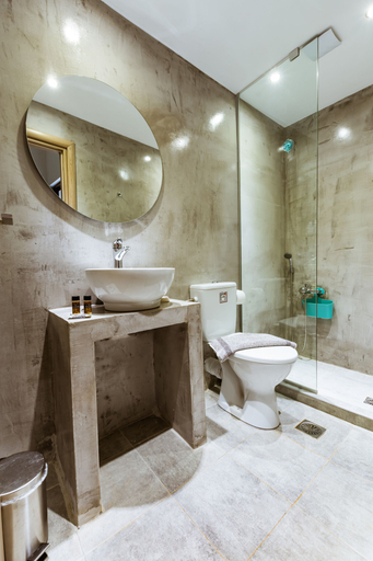 Bathroom 5, Gregory Comfort Hotel, Crete