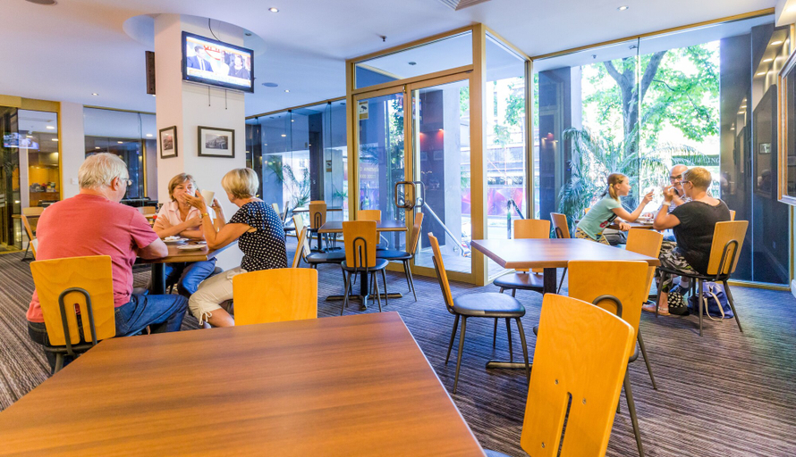 Food & Drinks 5, Nesuto Woolloomooloo Sydney Apartments, Sydney