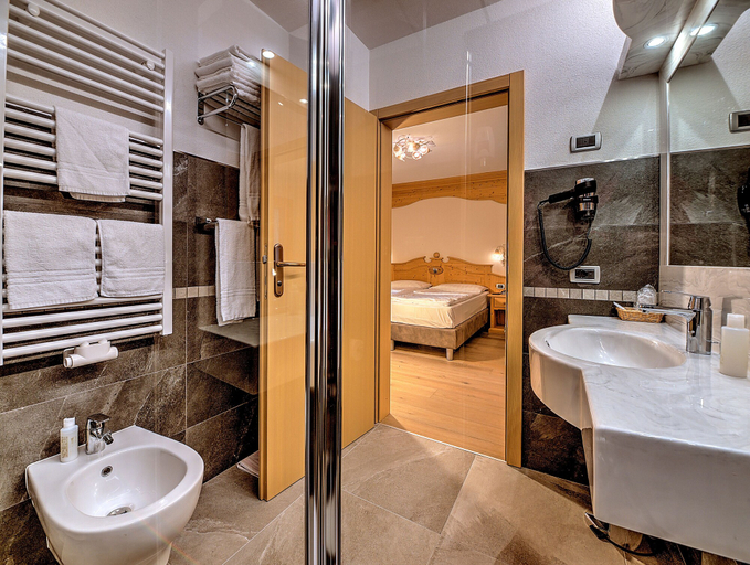 Bathroom 5, Hotel Madonna delle Nevi, Trento