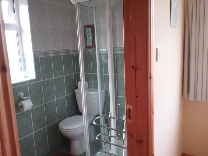 Bathroom 4, Tullaleagan Guesthouse