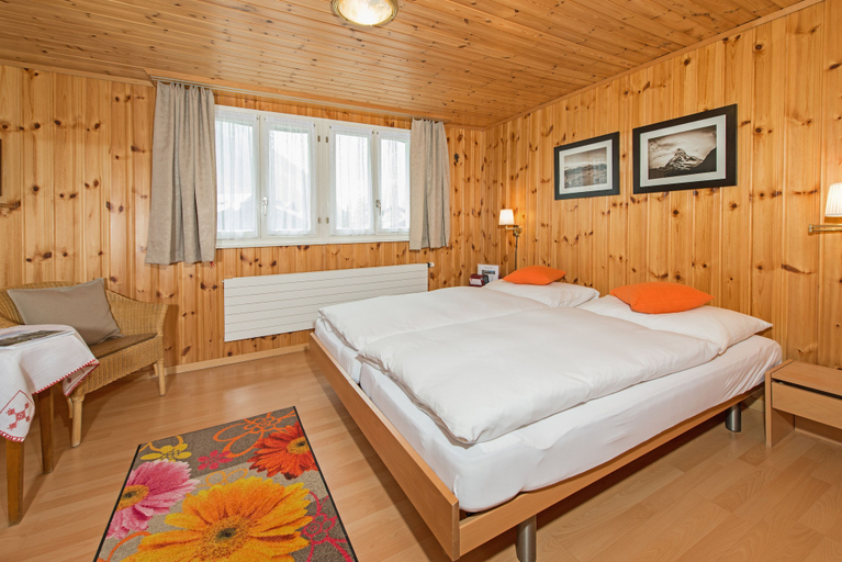 Bedroom 3, Hotel Alpina, Visp