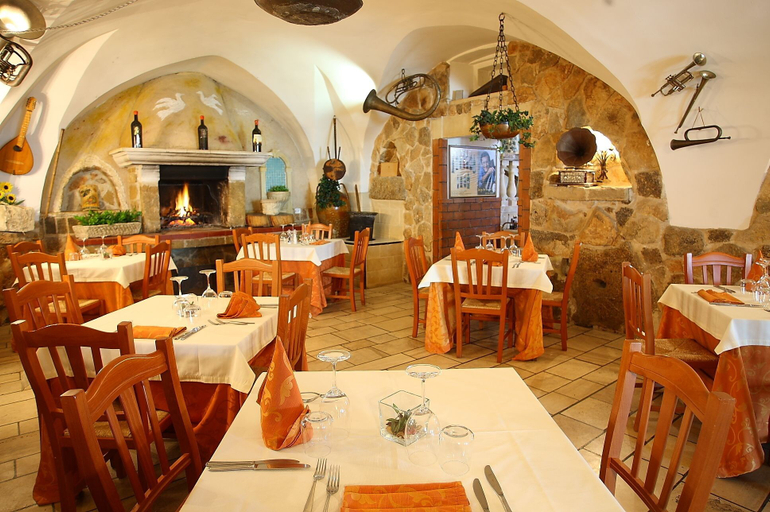 Food & Drinks 5, Tenute Al Bano, Brindisi