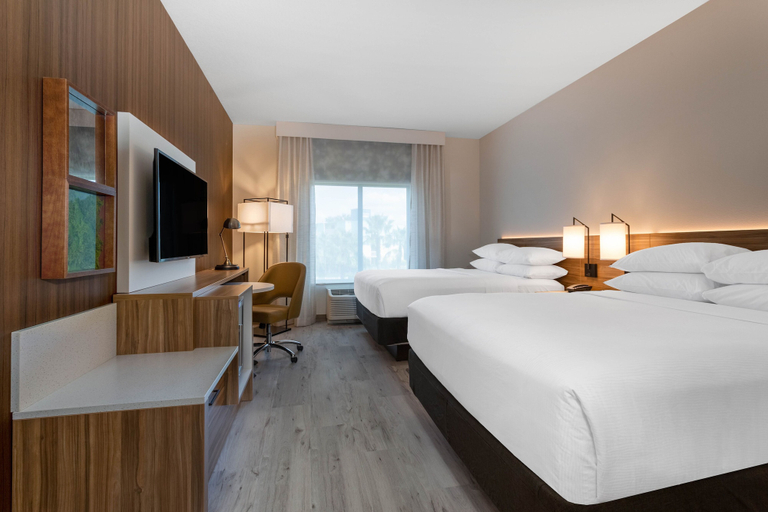 Bedroom 3, Holiday Inn Orlando International Drive by IHG, Orange