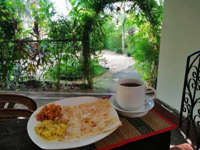 Food & Drinks 4, Mala's Home Stay, Manmunai North