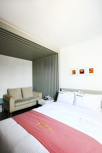 Bedroom 4, Q Hotel, Paju