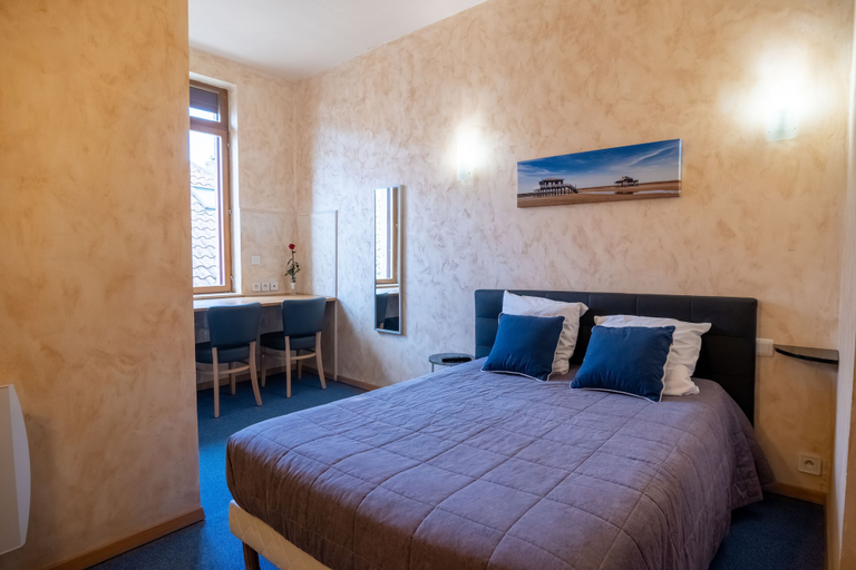 Bedroom 4, Hôtel de la Gare, Gironde