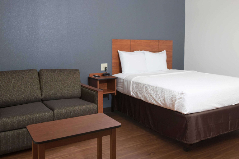 Bedroom 3, WoodSpring Suites Lafayette, Lafayette