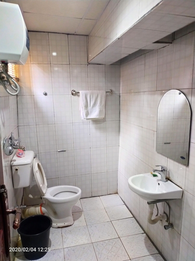 Bathroom 3, Rodze Hotel & Suites, AbujaMun