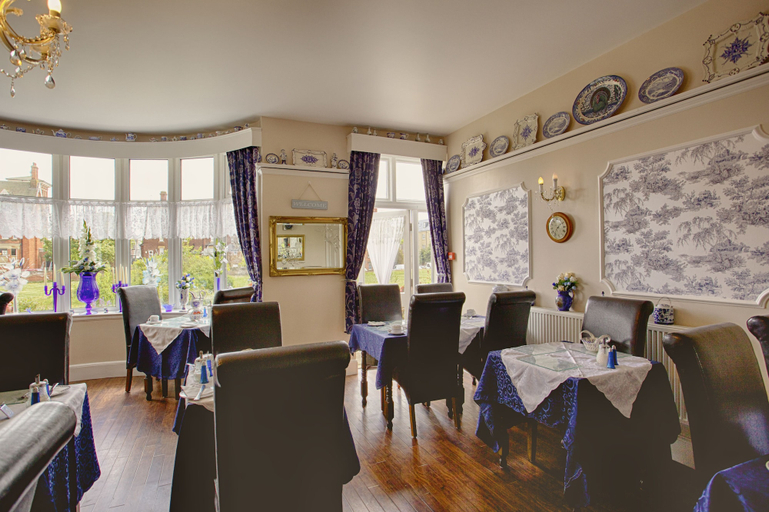 Food & Drinks 5, Barons Court, Norfolk