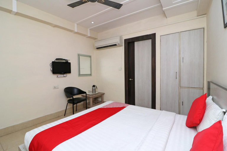 Bedroom 3, Hotel Mandiram, Kaushambi