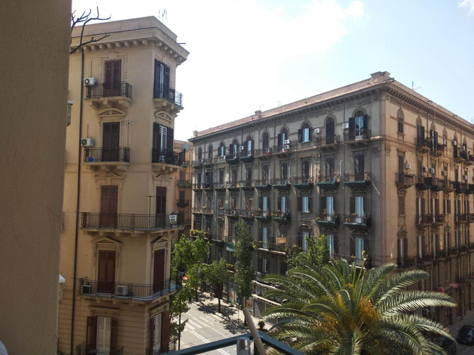 Exterior & Views 2, Under40 - Students Apartment - Adults Only, Palermo