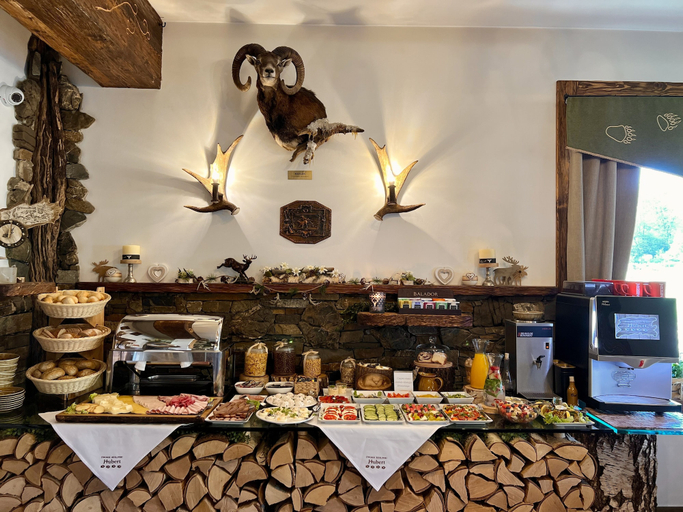 Food & Drinks 5, Dworek Mysliwski Hubert, Tatra