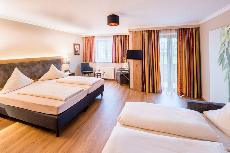 Bedroom 3, Hotel Gasthof Huber, Ebersberg
