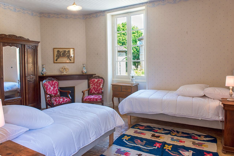 Bedroom 2, Domaine de Vielcastel, Lot