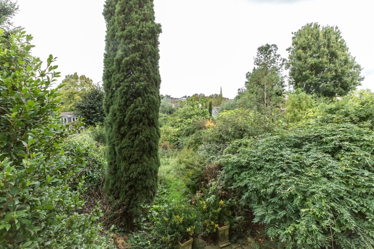 Others 5, Spacious 1BR Period Apartment Hampstead, London
