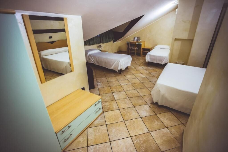 Bedroom 4, City, Torino