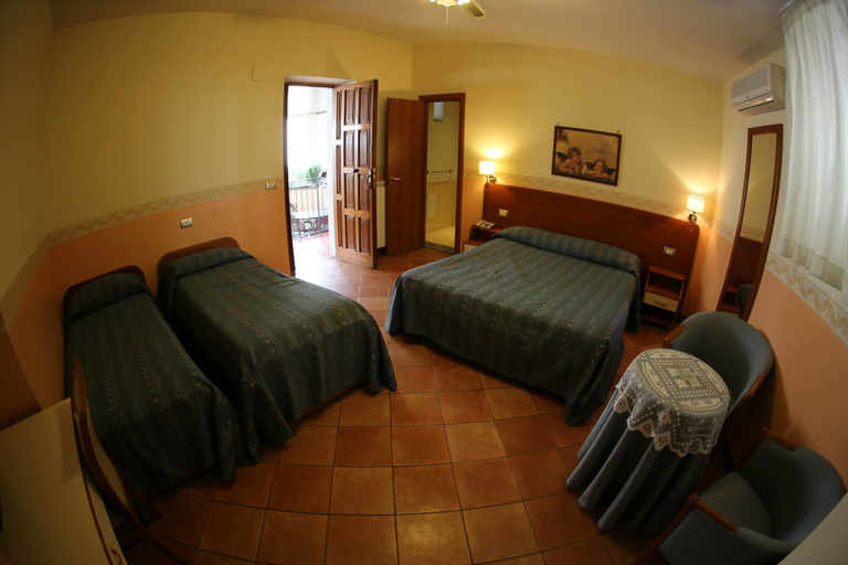 Bedroom 4, Hotel Nettuno, Napoli