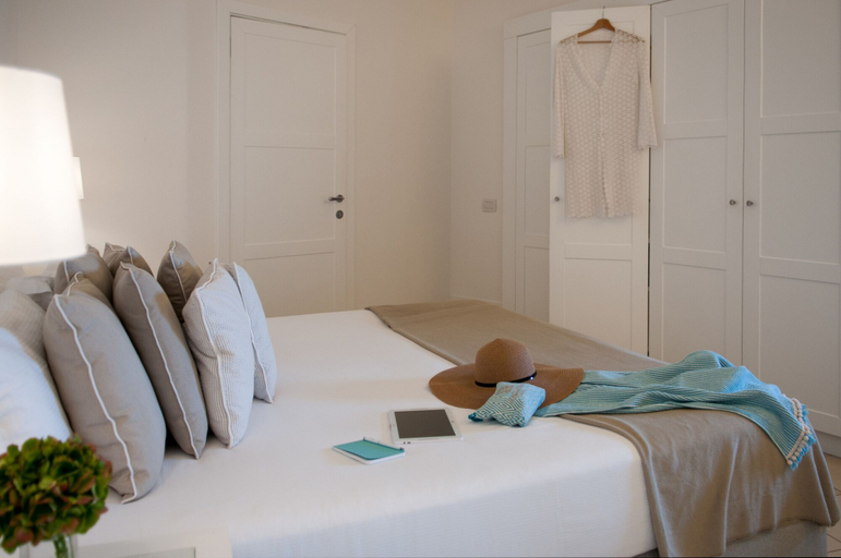 Bedroom 3, La Peschiera, Bari