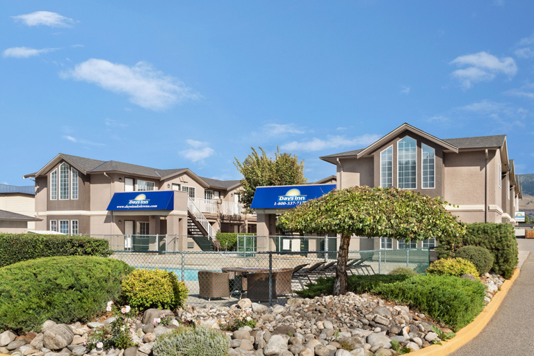 Exterior & Views 2, Days Inn by Wyndham Kelowna, Central Okanagan