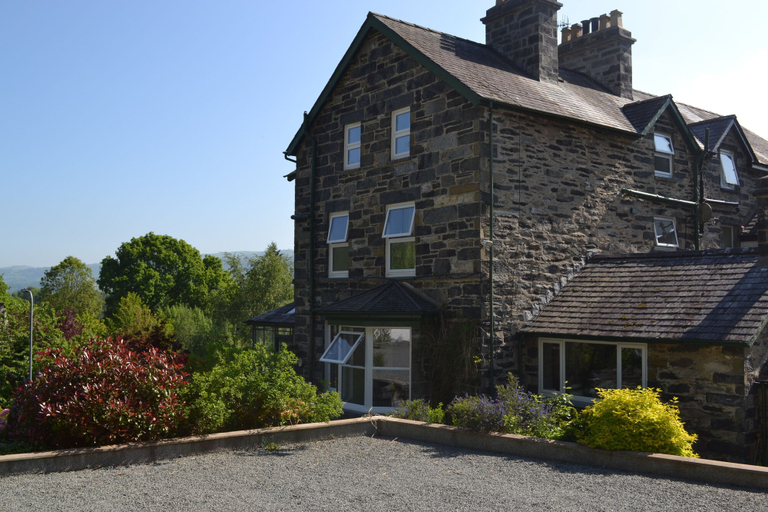 Exterior & Views 2, Coed-Y-Fron Guest House, Conwy