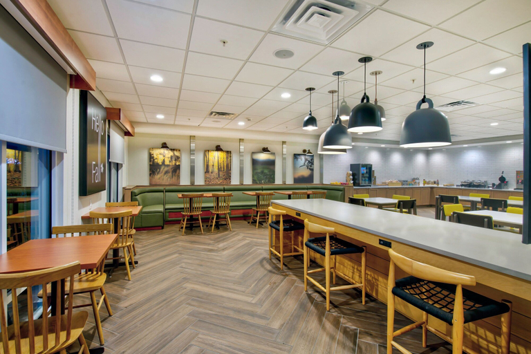 Food & Drinks 5, Fairfield by Marriott Inn & Suites Cortland, Cortland