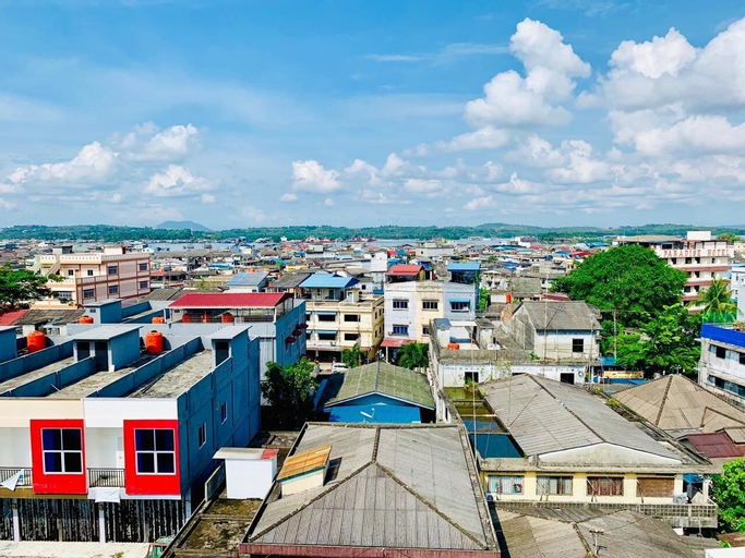 Exterior & Views 20