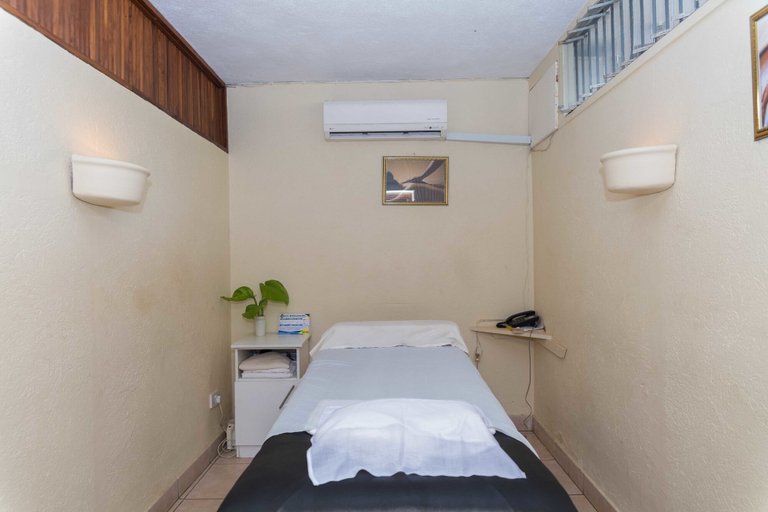 Bedroom 4, Sunbird Capital Hotel, Lilongwe City