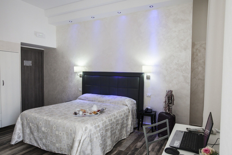 Bedroom 4, Napoli Garibaldi Square, Napoli