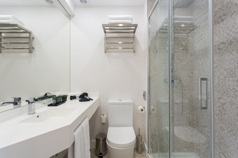 Bathroom 5, Four Points by Sheraton Sesimbra, Sesimbra