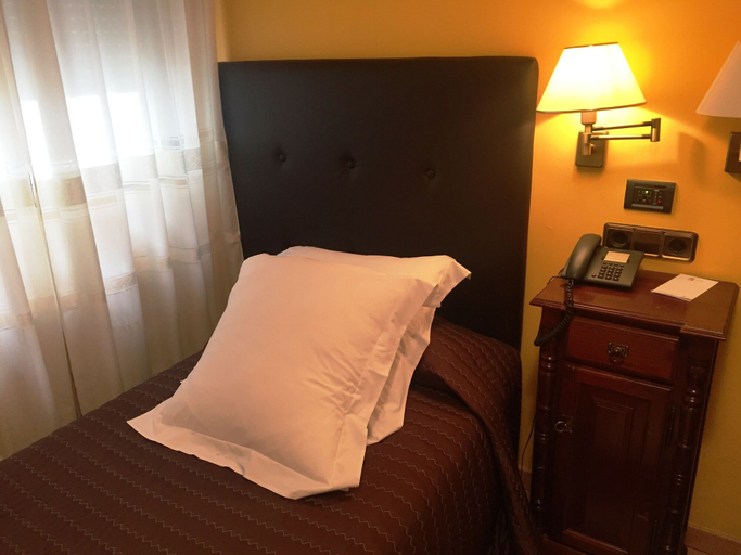 Bedroom 3, Hotel Juanito, Albacete