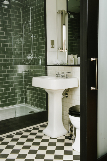 Bathroom 5, The Edinburgh Grand, a Luxury Collection Hotel, Edinburgh, Edinburgh