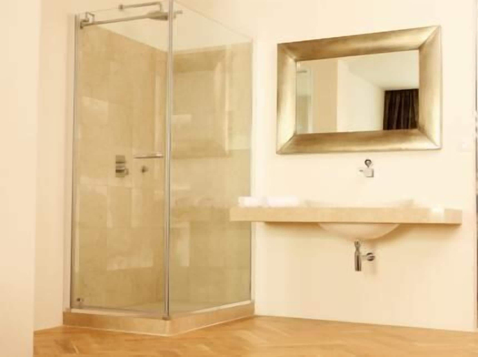 Bathroom 4, Jungmann, Praha 1